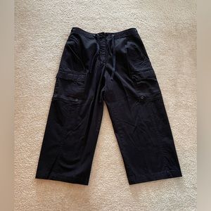 IZOD Black Cargo Capri Pants - Size: 8